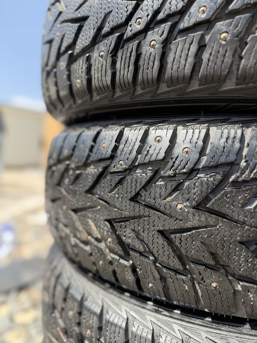 Зимние шины с шипами 235/60R18