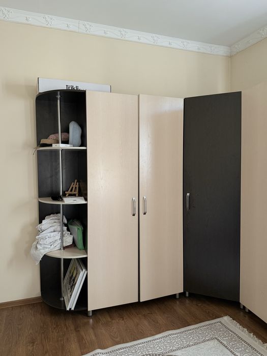 Продается шкаф кровать тумба с зеркалом