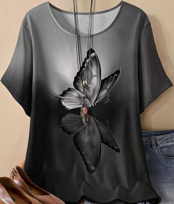 Продавам свежи блузки с еднакъв размер. Еластични и немачкаеми са.