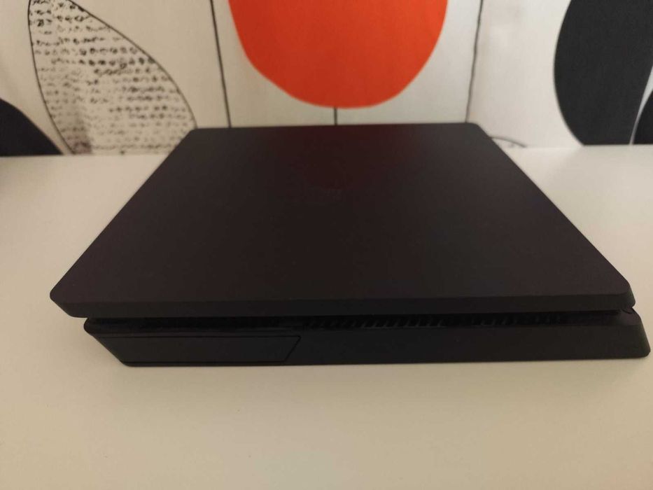 Playstation 4 Slim 1 TB Перфектен !!!