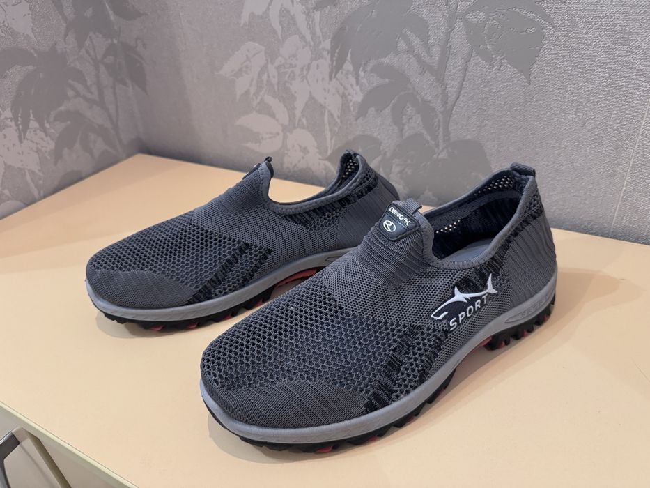 Мъжки маратонки - два размера