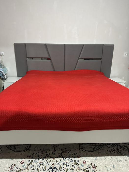 Спальный гарнитур идеальном состоянии