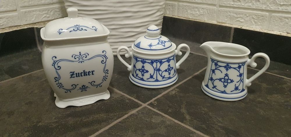 Порцеланови солници, буркани- син лук