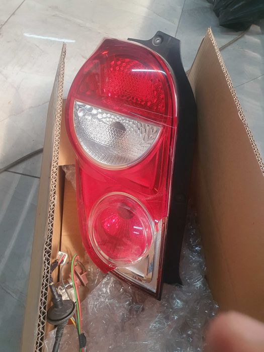 Продаётся задняя левая фара на Spark