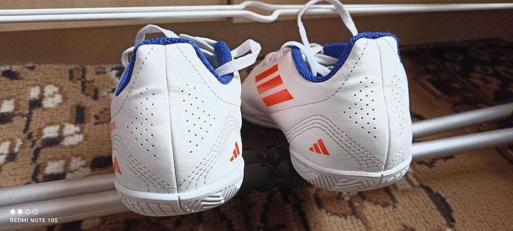 Încălțăminte fotbal adidas