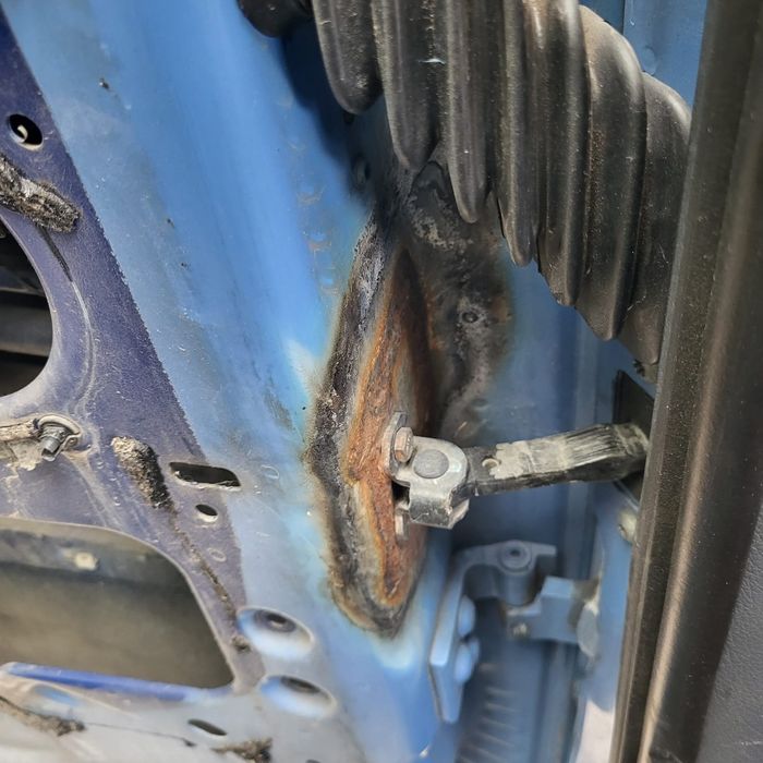 Ușa stânga dreapta cu broasca și geam Mercedes vito w639 dezmembrez