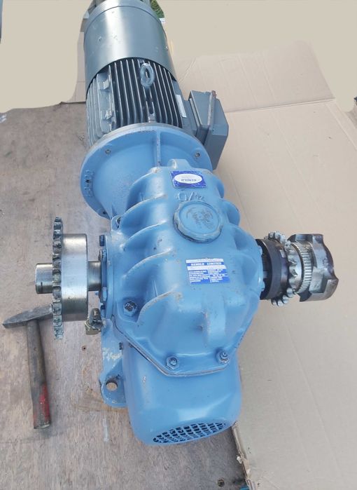 Motor cu Reductor 10.7 kw Forță 380v