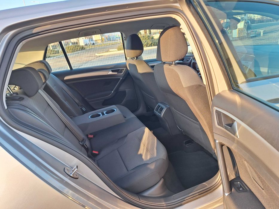 VW Golf 2.0 TDI An 2015 KM REALI, IMPECABILA Adusa pe Roti Nr Valabile