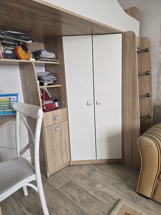 Кровать чердак, детский уголок.