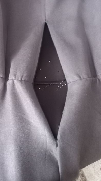 Платье серое в отличном состоянии