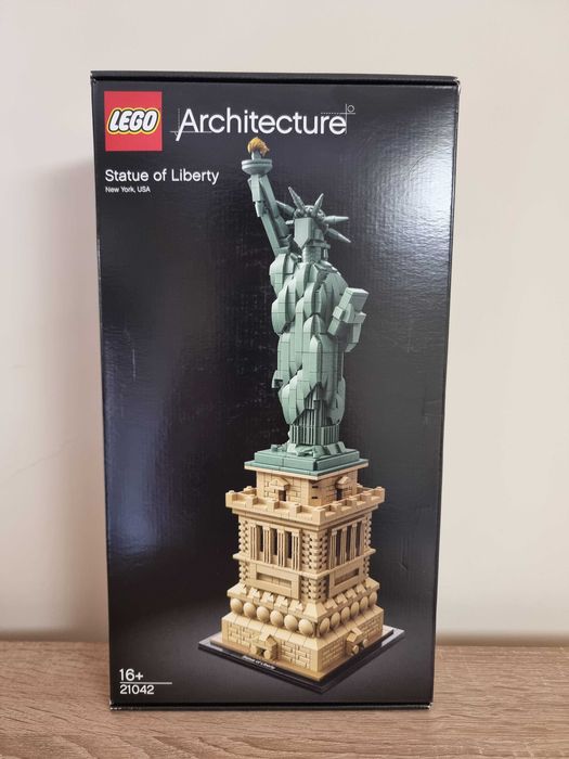 LEGO Architecture Statuia Libertatii 21042, 1685 piese