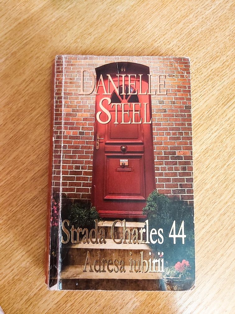 carte "Strada 44 Adresa iubirii" de Danielle Steel Varadia de Mures • OLX.ro