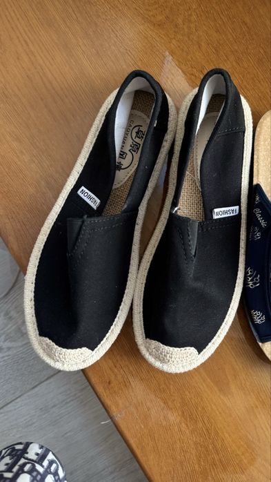 Продам женскую обувь