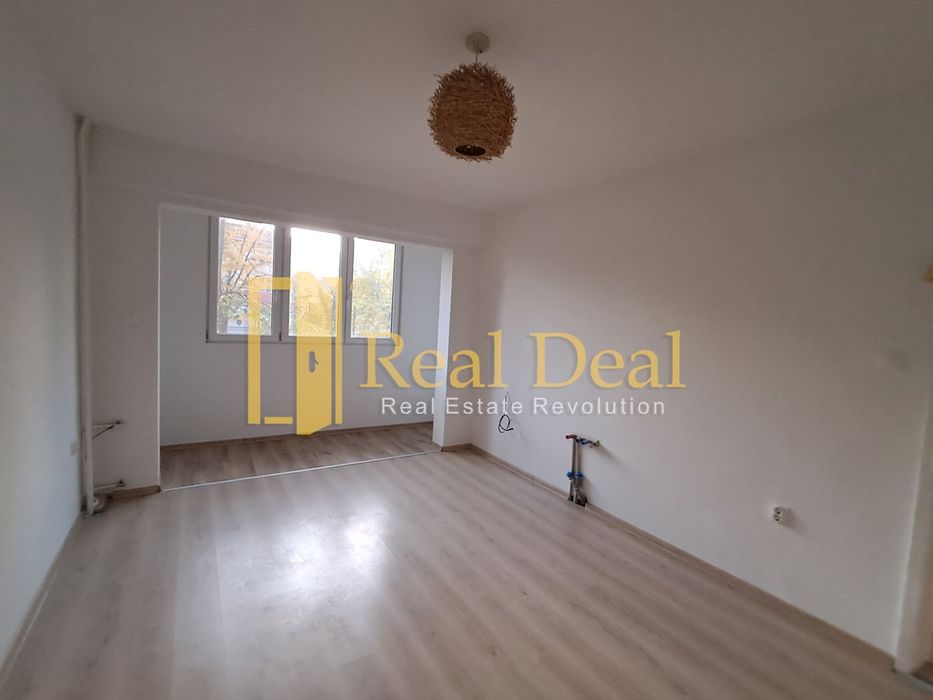 Продава се Тристаен апартамент в София, Толстой - 72 кв.м за 2250 €/кв.м - Снимка #1