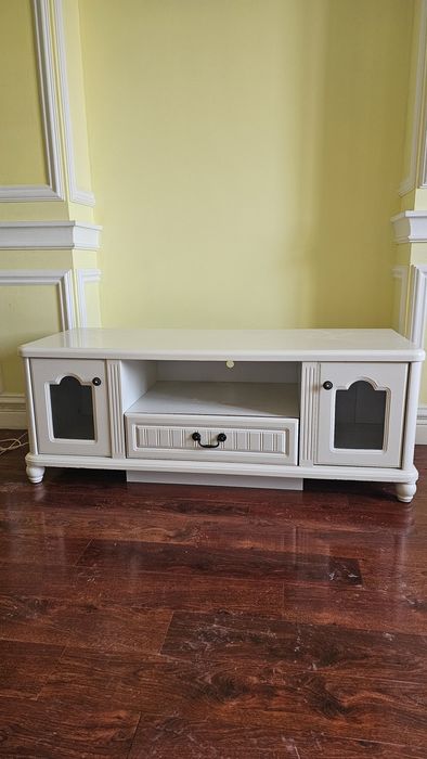 Продам тумбочку под телевизор