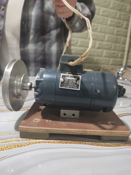 Моторчик УЛ-042-28У4