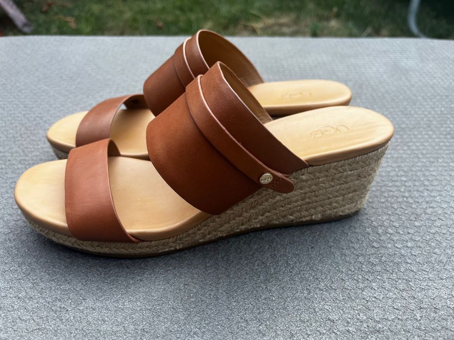 Страхотни  чехли UGG