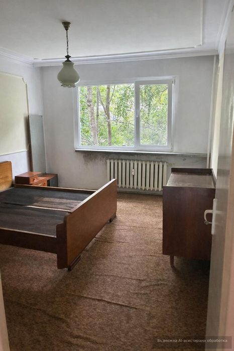 Тристаен за продажба в кв.Света Троица