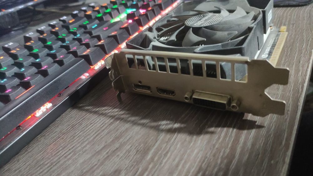 Inno 3d GTX 1050 2 Гб
