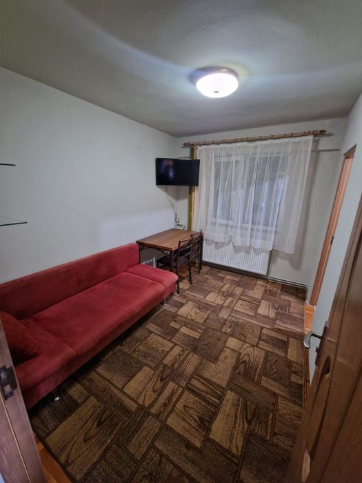 Inchiriez apartament 3 camere Arad