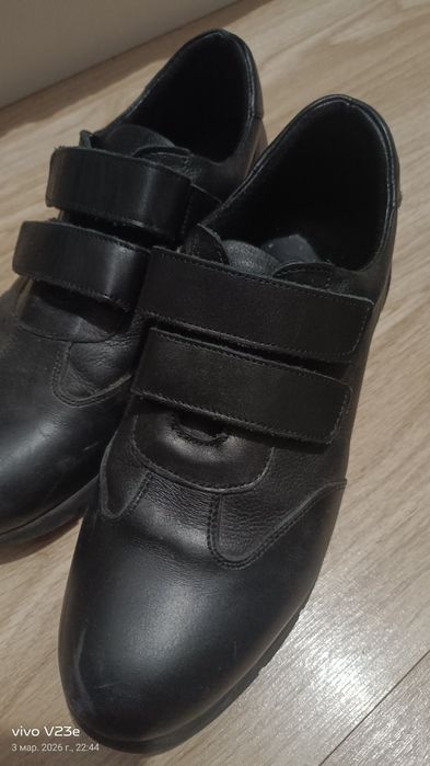 Продам мужские туфли