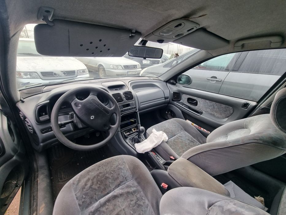 Renault Laguna  НА ЧАСТИ
