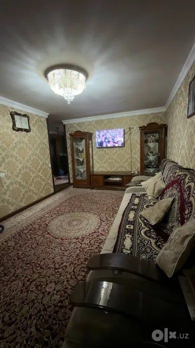 Квартира на Чиланзар,ул Мукимий-кафе Камыш 3/4/4 общ пл 65м +Балкон