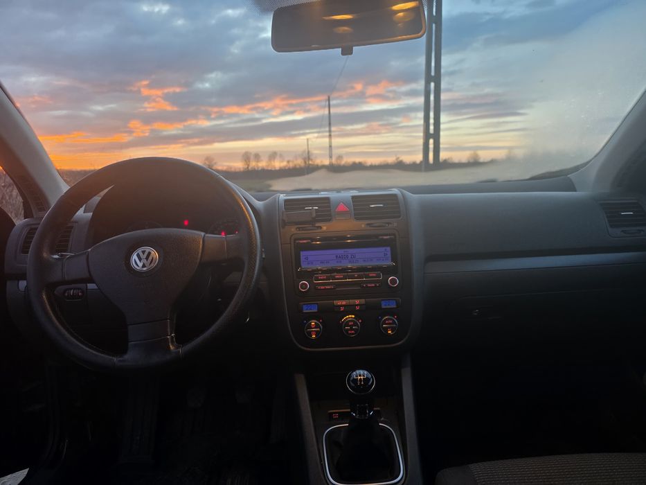 Vând golf v, 1.9 tdi, inmatriculat