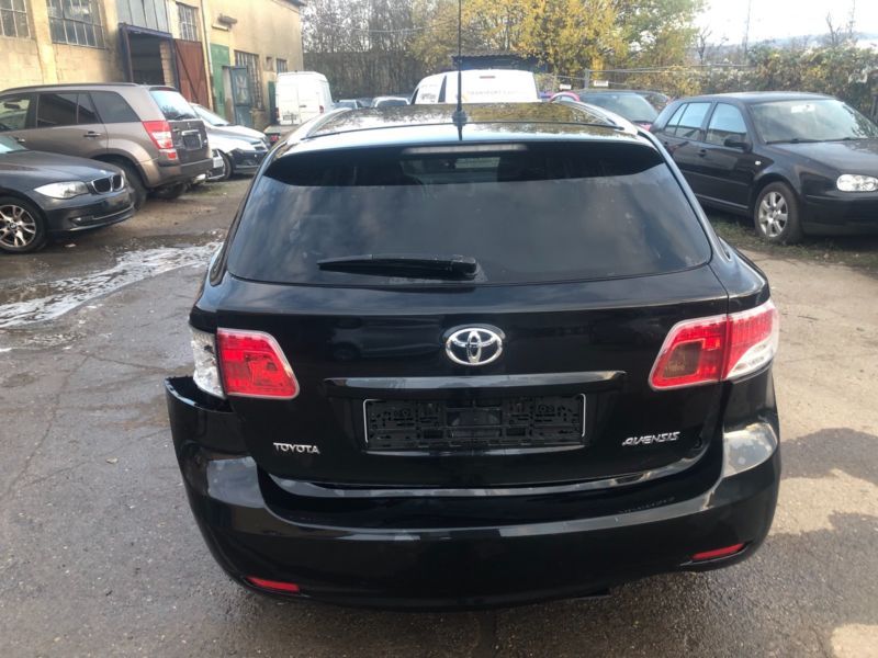 тойота авенсис 2009г 2.2д кат 177к.с здраво табло