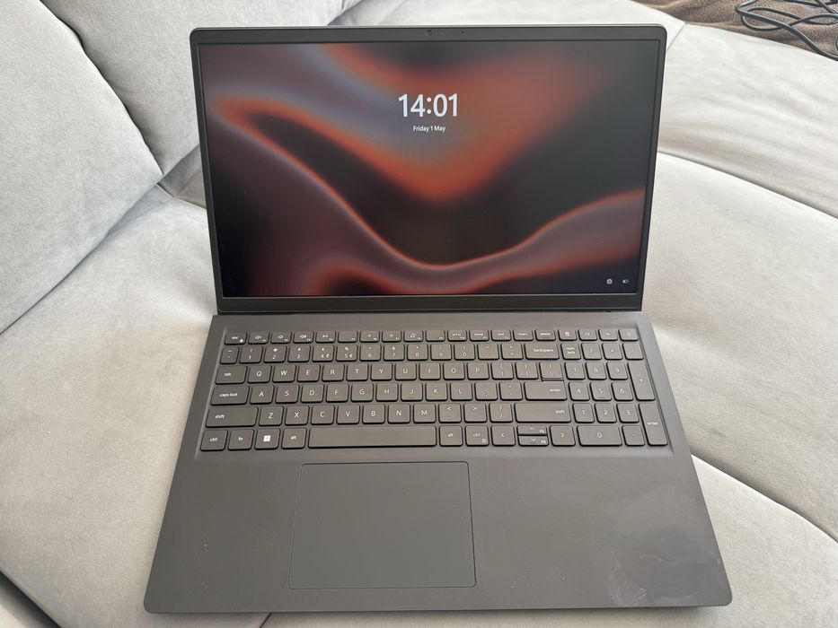 Laptop Dell Inspiron 15 3511 / 15.6” / i3 Gen 11 / 8GB RAM / SSD / stare foarte buna