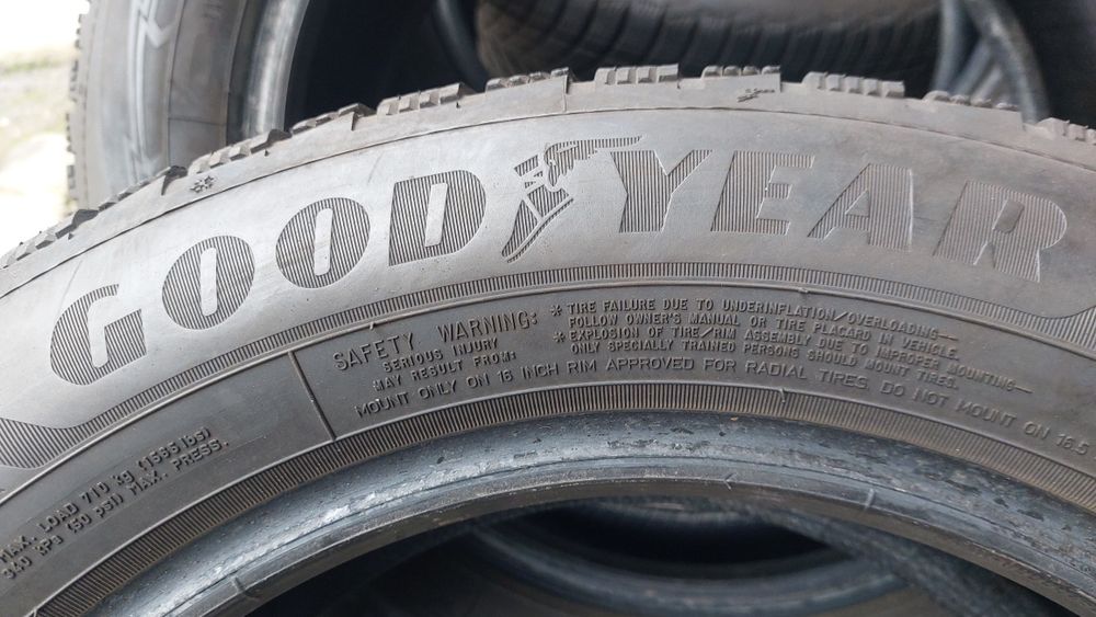 Зимни гуми 205 60 16 Goodyear Ultragrip Performance 4 броя