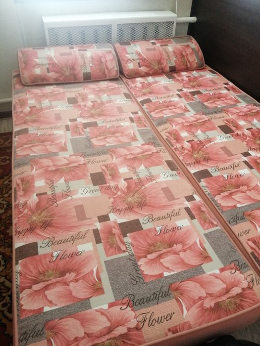 Диваны  продаю для гостиной, детской, ковры.
