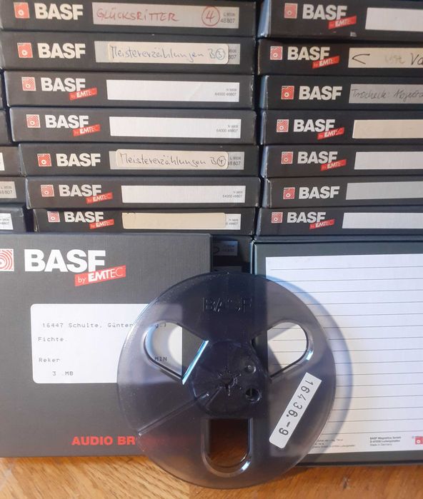 Cutii cu role goale de 13cm, BASF.