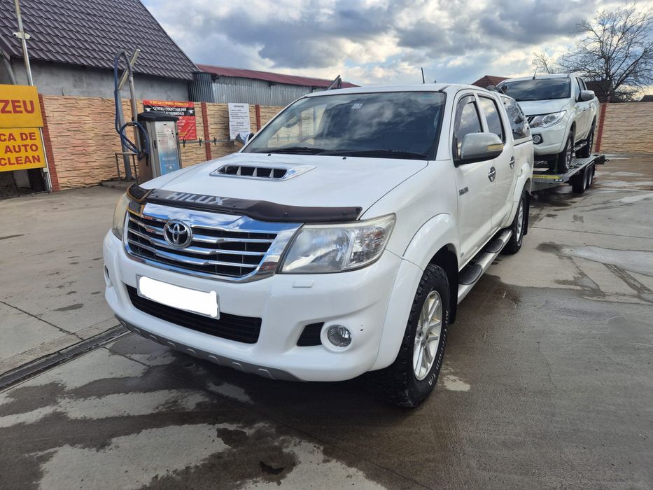 Dezmembrez toyota hilux 2011-2015 3.0 diesel
