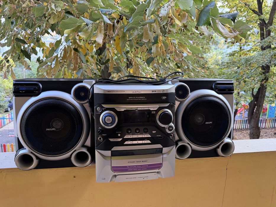 Стврео Уредба Philips M377
