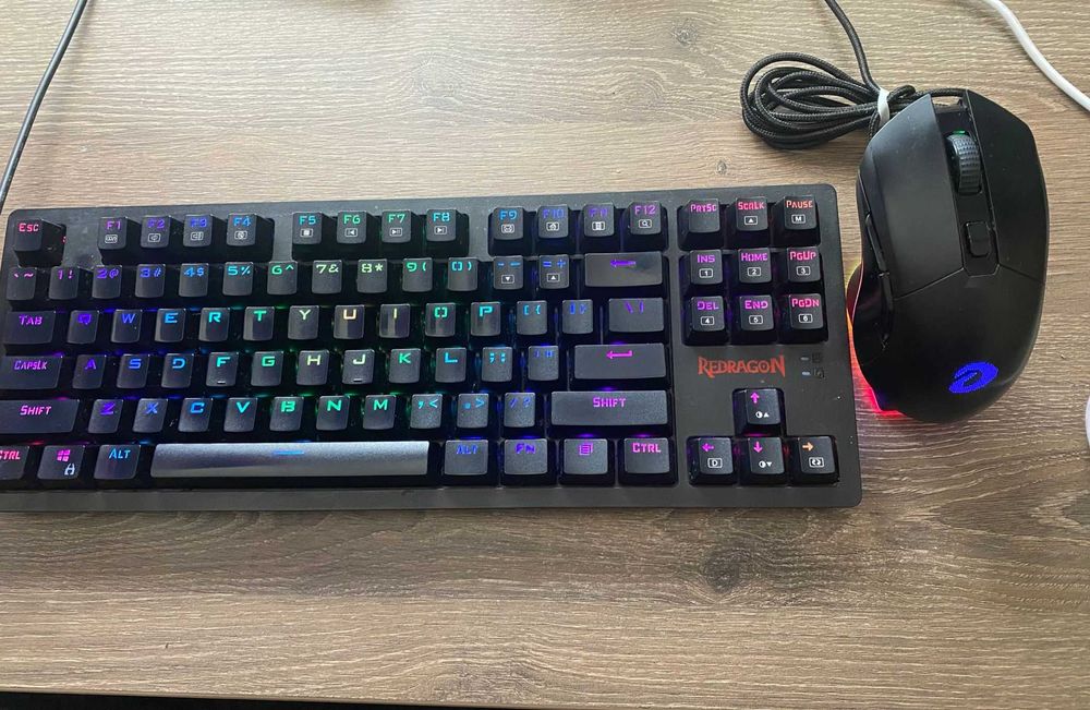 (Kit) Tastatura Redragon Knight + Mouse Dareu EM901X (Wireless)