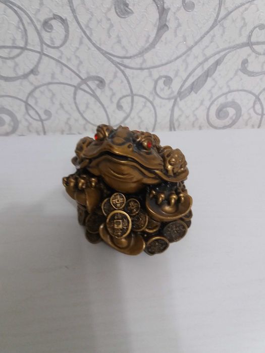 Денежная жаба статуэтка