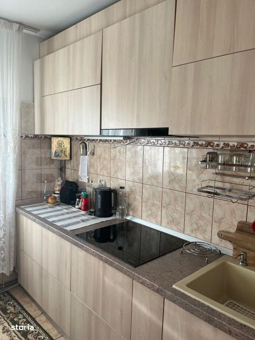 Apartament de vanzare, cu 3 camere, semidecomandat - in Vatra Dornei