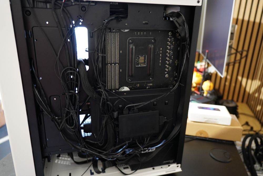 Sistem Ryzen 7 5700x + 6700xt Red Devil