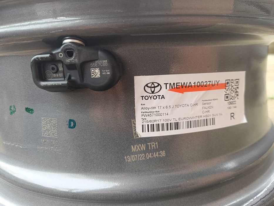 ОРИГИНАЛНИ джанти 17 цола 5x114,3 ТОЙОТА / TOYOTA + датчици 6,5J ET45