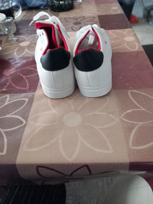 Adidași de bărbat nr42 stare buna în cutie ne folosit