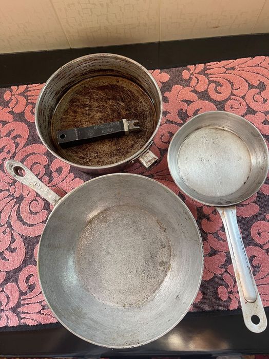 Продам сковородки в хорошем состоянии