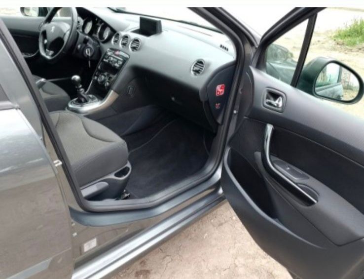 Peugeot 308 1.6e-HDI 2013 г. 110к.с