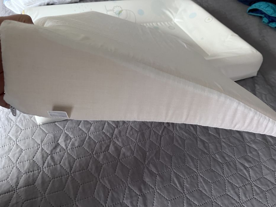 Подложка за повиване, възглавница рефлукс, гърненца, шишета