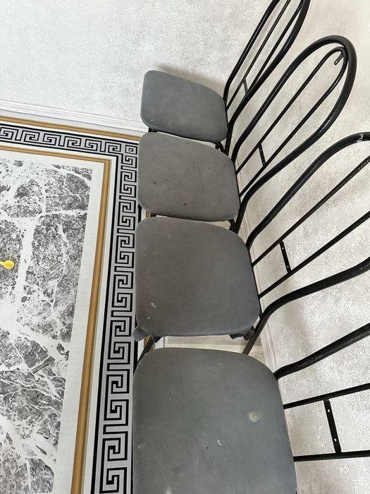 Продам стулья 4 штуки