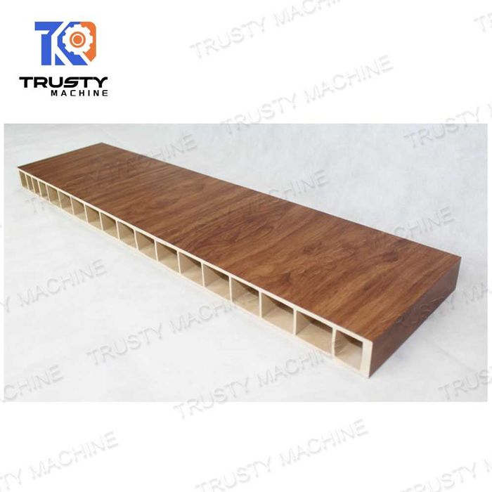 Оборудование Линия для производства дверного полотна из ДПК дерево-ПВХ