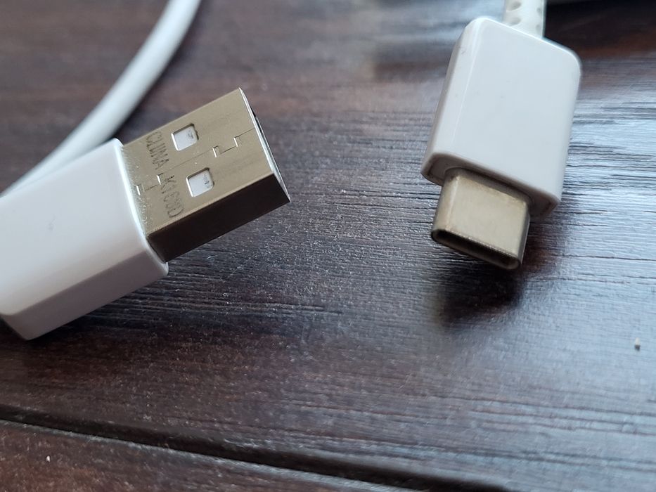 Adaptor Apple si cablu