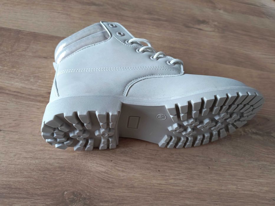 Bocanci dama imblaniti