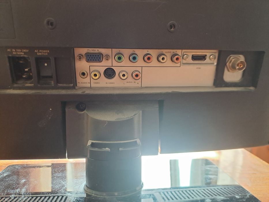 Монитор б/у в хорошем состоянии.