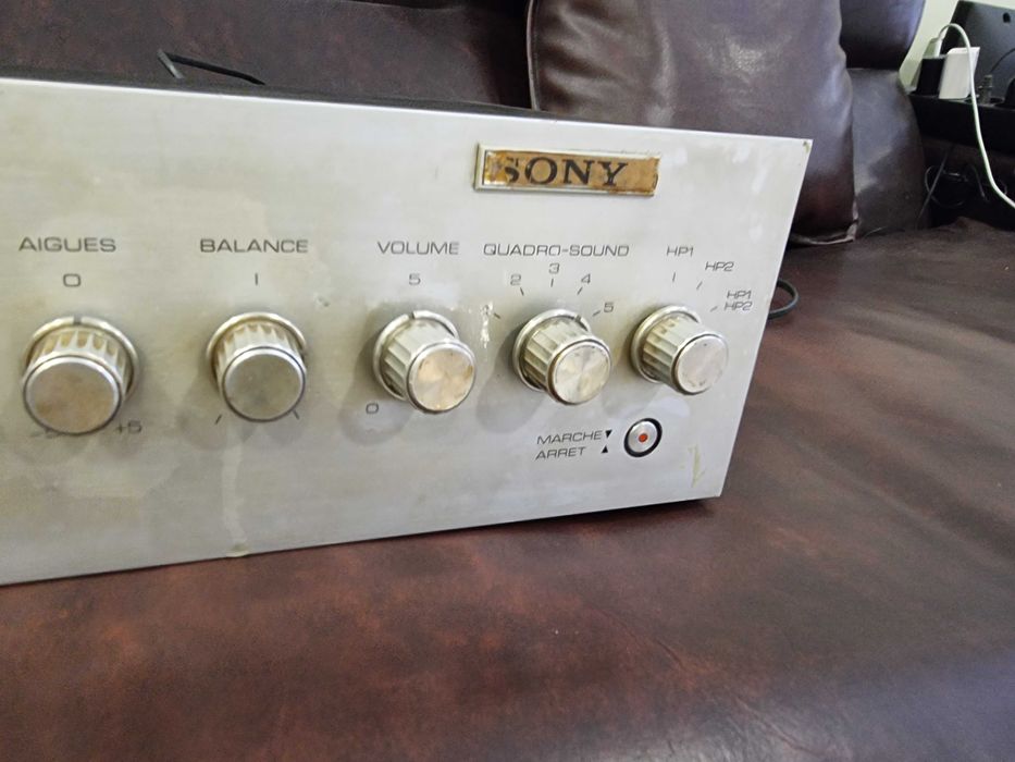Ретро усилвател Sony